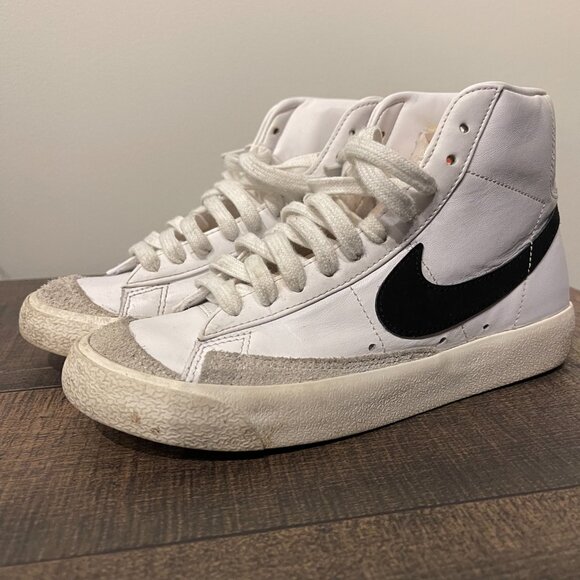 Women's Nike Blazers - Picture 4 of 4